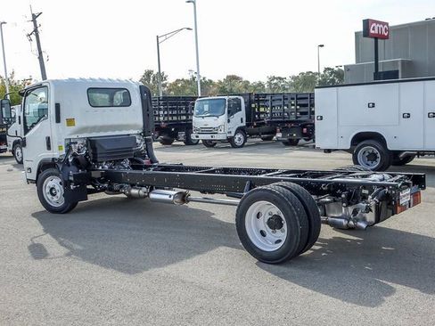 New 2025 Chevrolet Low Cab Forward RWD image 5