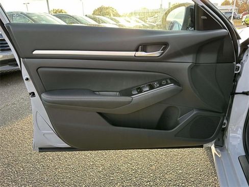 New 2025 Nissan Altima 2.5 SR w/ SR Premium Package image 14