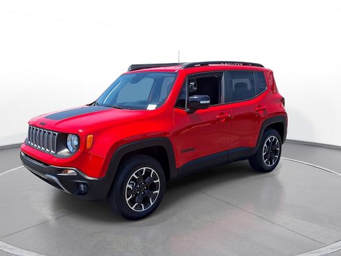 Used 2023 Jeep Renegade Latitude AWD/4WD image 4