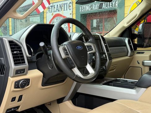 Used 2019 Ford F250 Lariat w/ Lariat Ultimate Package AWD/4WD image 16