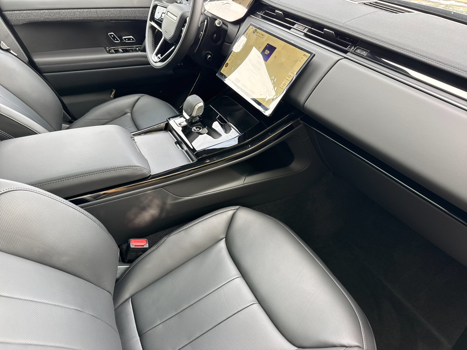 New 2026 Land Rover Range Rover Sport Dynamic SE AWD/4WD image 16
