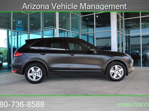 Used 2014 Porsche Cayenne S AWD/4WD image 4