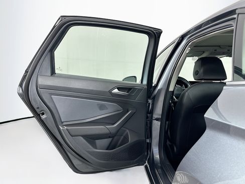 Used 2025 Volkswagen Jetta SE image 26