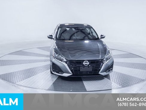 Used 2025 Nissan Altima 2.5 SV FWD image 15