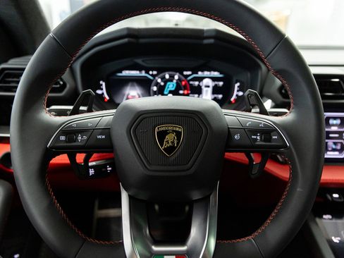 New 2026 Lamborghini Urus SE image 40