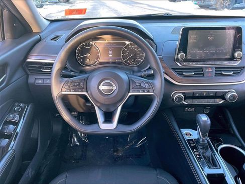 Used 2023 Nissan Altima 2.5 SV image 16