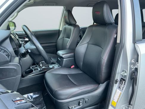Used 2024 Toyota 4Runner TRD Off-Road Premium image 10