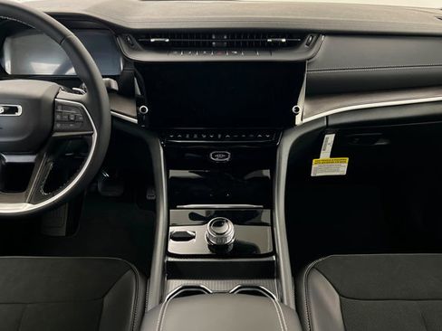 New 2026 Jeep Grand Cherokee Altitude image 13