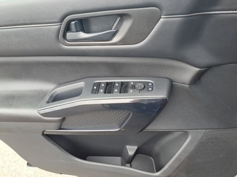 Used 2024 Nissan Pathfinder SV AWD/4WD image 27