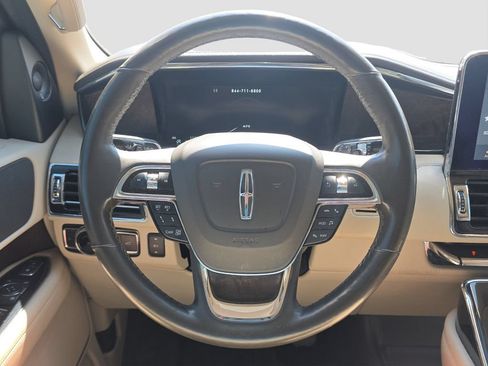 Used 2019 Lincoln Navigator Reserve AWD/4WD image 9
