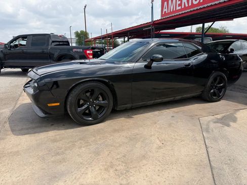 Used 2013 Dodge Challenger R/T Plus image 22