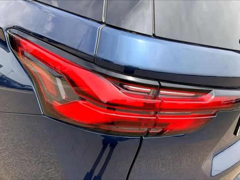 Used 2023 Chevrolet Traverse LS FWD image 32