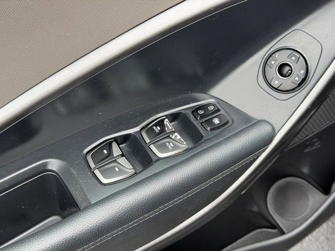 Used 2018 Hyundai Santa Fe Sport w/ 2.4L Value Package 02 AWD/4WD image 15