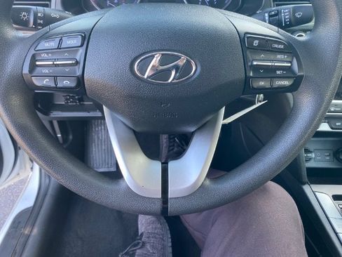 Used 2020 Hyundai Elantra SE w/ Cargo Package (C1) image 17