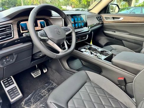 New 2026 Volkswagen Atlas SEL Premium R-Line AWD/4WD image 16