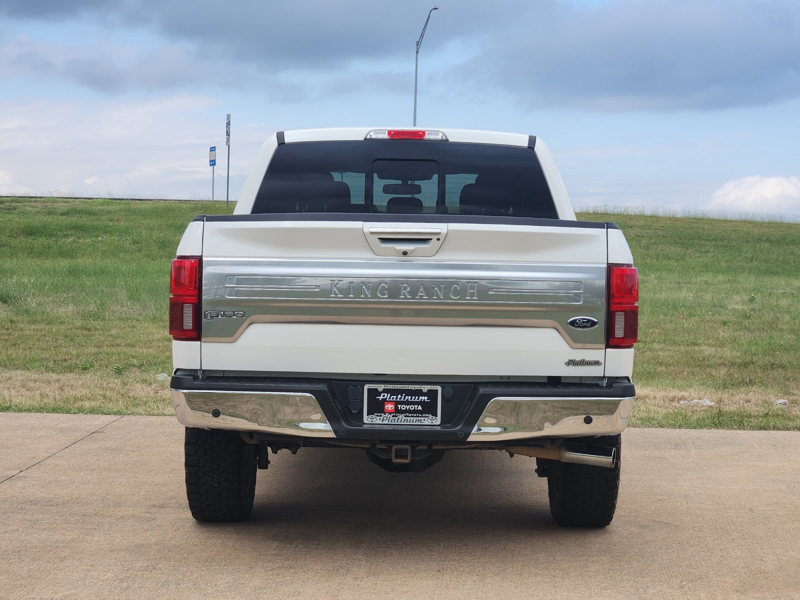 Used 2020 Ford F150 King Ranch w/ Equipment Group 601A Luxury AWD/4WD image 8