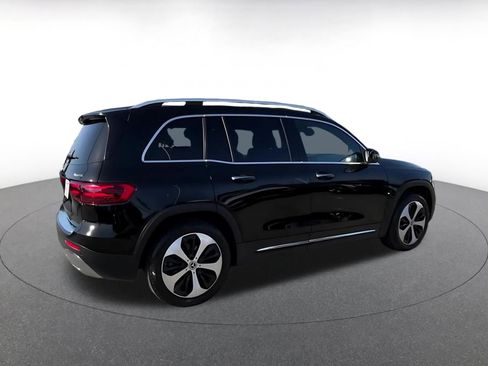 Used 2025 Mercedes-Benz GLB 250 4MATIC image 14