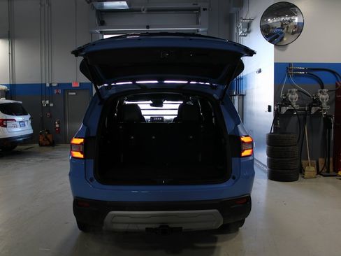 Used 2025 Honda Pilot TrailSport image 47