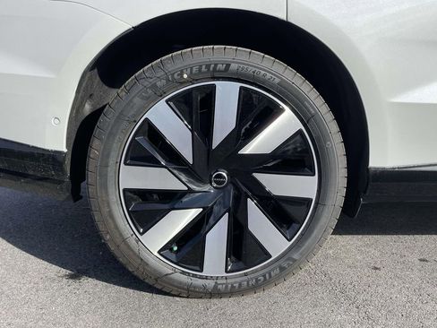 New 2025 Volvo EX90 Ultra w/ Protection Package Premier image 27