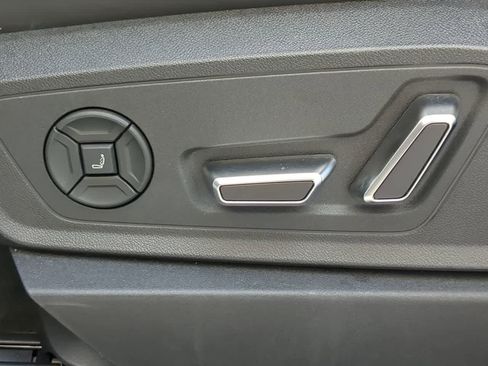 Used 2023 Audi e-tron S Premium Plus image 16