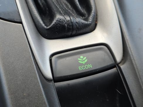 Used 2018 Honda Accord LX image 23