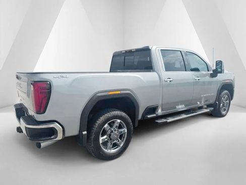 Used 2020 Chevrolet Silverado 1500 Custom w/ Custom Value Package image 7