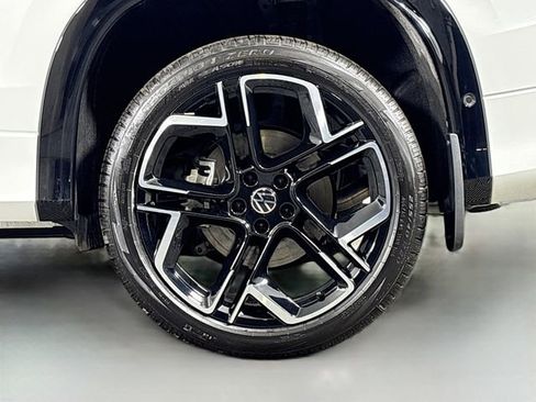 New 2026 Volkswagen Tiguan SEL R-Line image 33