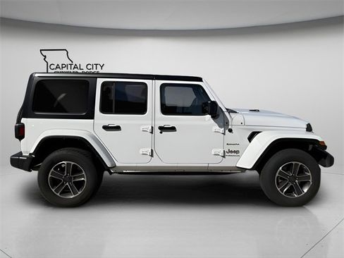 Used 2023 Jeep Wrangler Sahara image 8