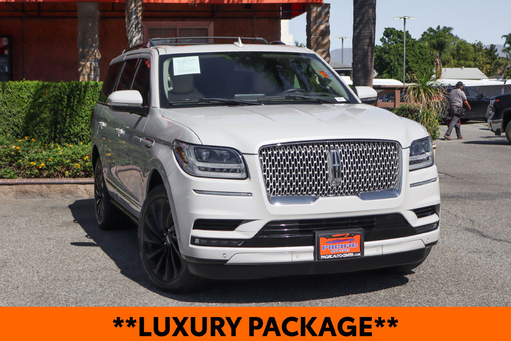 Used 2021 Lincoln Navigator Reserve AWD/4WD image 2