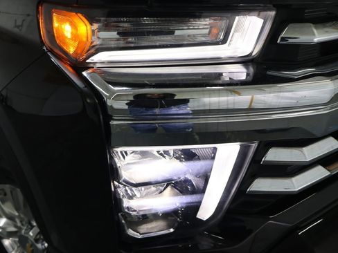 Used 2023 Chevrolet Silverado 2500 High Country w/ Z71 Off-Road Package AWD/4WD image 27