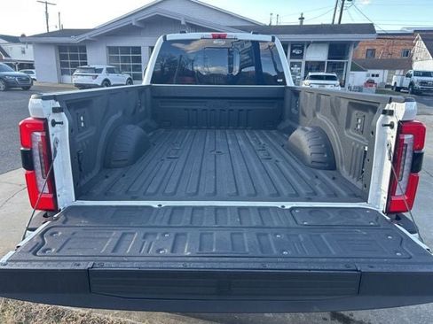 Used 2025 Ford F450 Platinum w/ FX4 Off-Road Package image 11