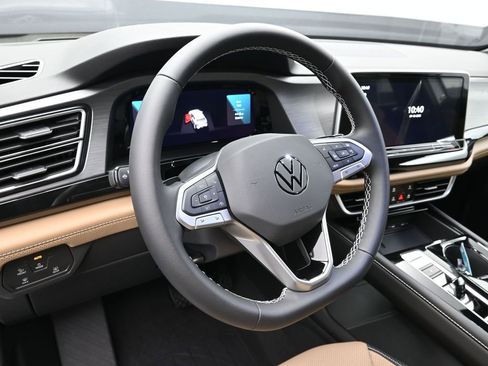 New 2026 Volkswagen Atlas Cross Sport SE image 12