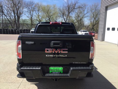 Used 2022 GMC Canyon Denali image 4