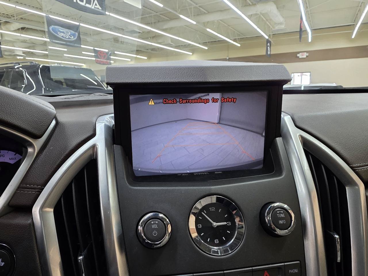 Used 2011 Cadillac SRX Luxury FWD image 32