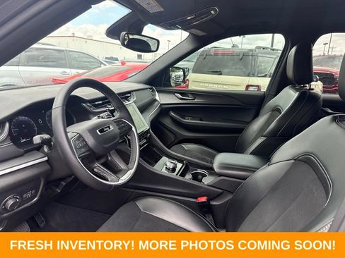 Used 2024 Jeep Grand Cherokee L Altitude RWD image 8