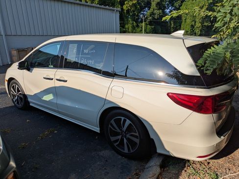 Used 2019 Honda Odyssey Elite image 3
