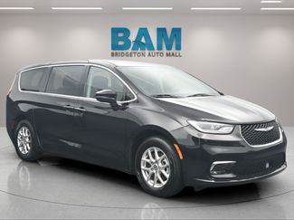 Used 2024 Chrysler Pacifica Touring-L FWD video 1