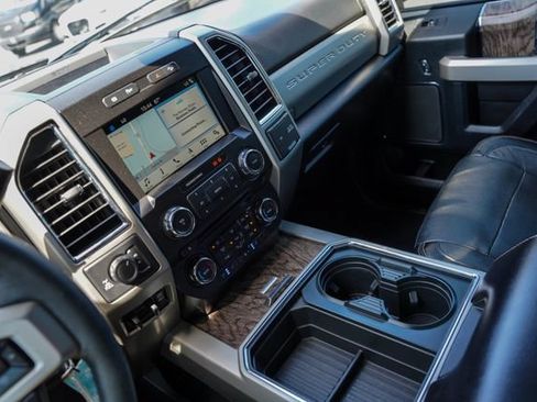 Used 2018 Ford F250 Lariat w/ Lariat Value Package AWD/4WD image 51