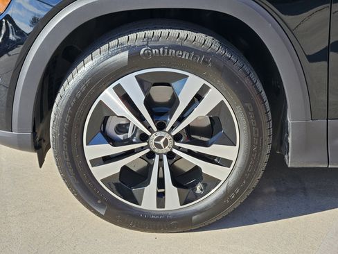 Certified 2025 Mercedes-Benz GLB 250 4MATIC image 11