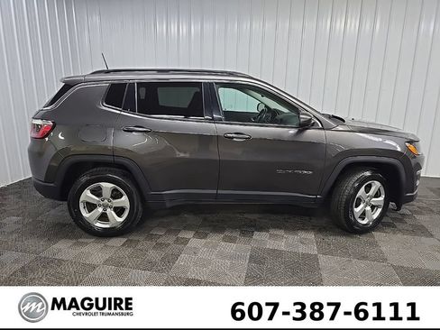 Used 2019 Jeep Compass Latitude AWD/4WD image 2