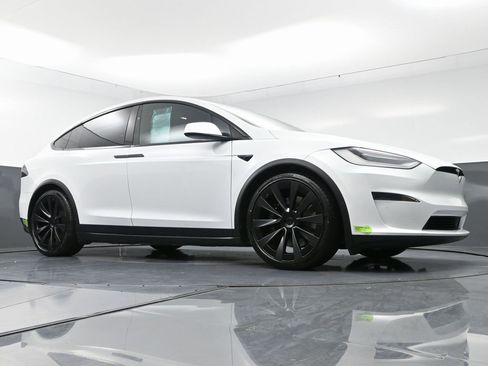 Used 2023 Tesla Model X image 39