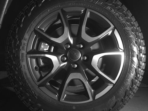 Used 2025 Jeep Compass Trailhawk image 12