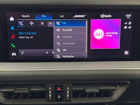 Used 2024 Porsche Cayenne w/ Premium Package image 28