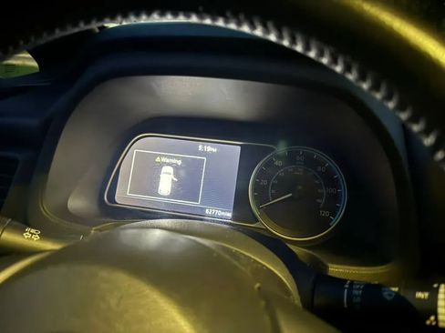 Used 2019 Nissan Leaf SV w/ Protection Package image 6