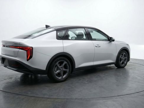 Used 2025 Kia K4 FWD image 9