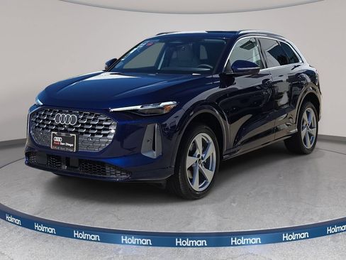 Used 2025 Audi Q5 Premium Plus w/ Premium Plus AWD/4WD image 1