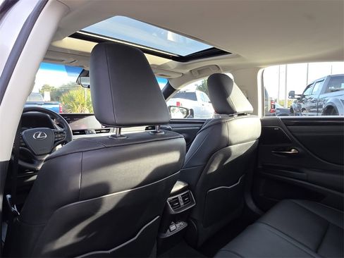 Used 2021 Lexus ES 300h w/ Premium Package image 18