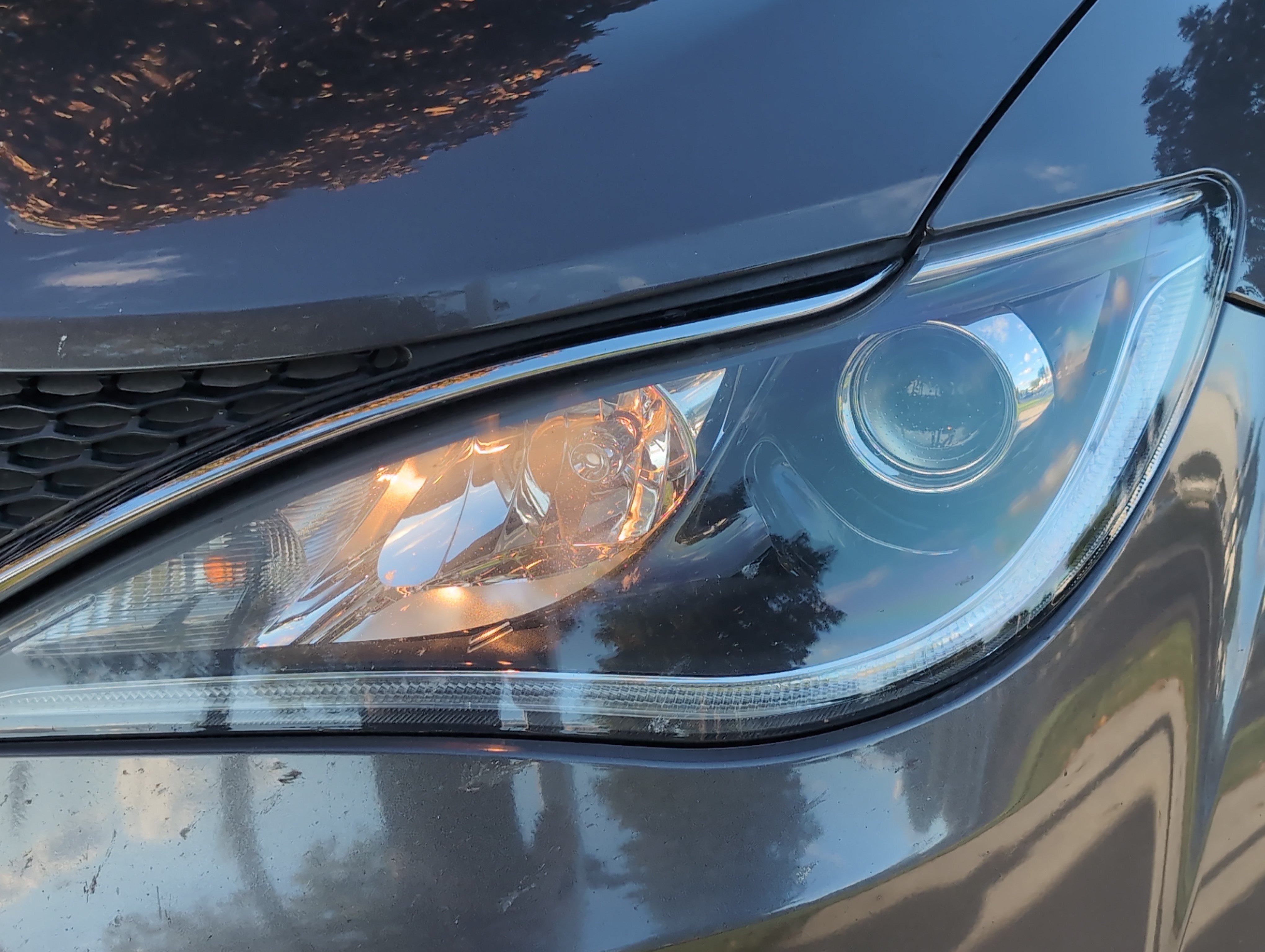 Used 2020 Chrysler Pacifica Touring-L Plus w/ Advanced Safetytec Group FWD image 6
