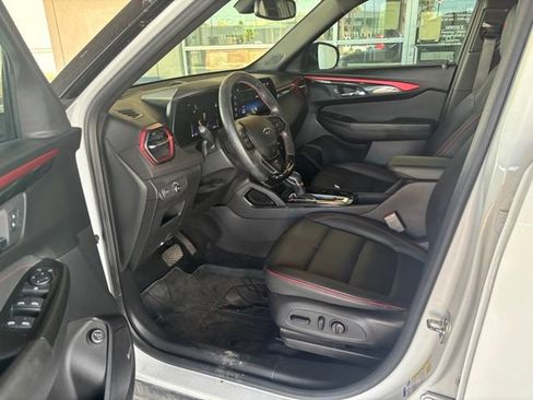 Used 2024 Chevrolet TrailBlazer RS w/ Convenience Package FWD image 8