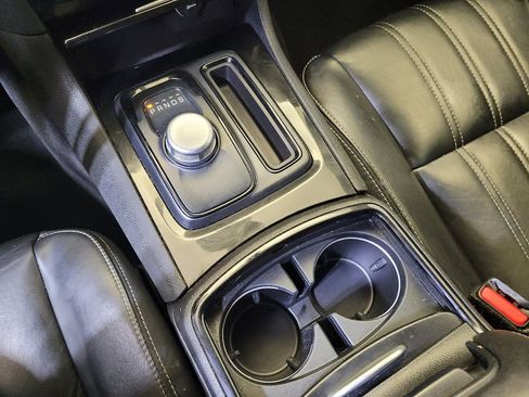 Used 2019 Chrysler 300 S AWD/4WD image 26